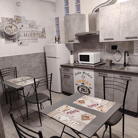 Отель Roma Tourist Lease Ачилия Экстерьер фото